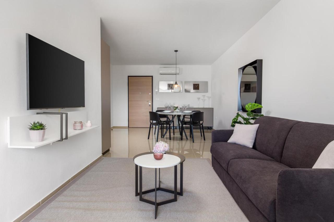 Apartment Val Pjescana Uvala Buitenkant foto